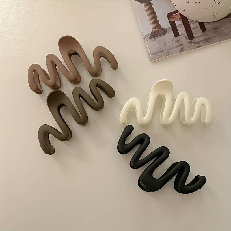 pince cheveux beige et noir aesthetic accessoires cheveux glama